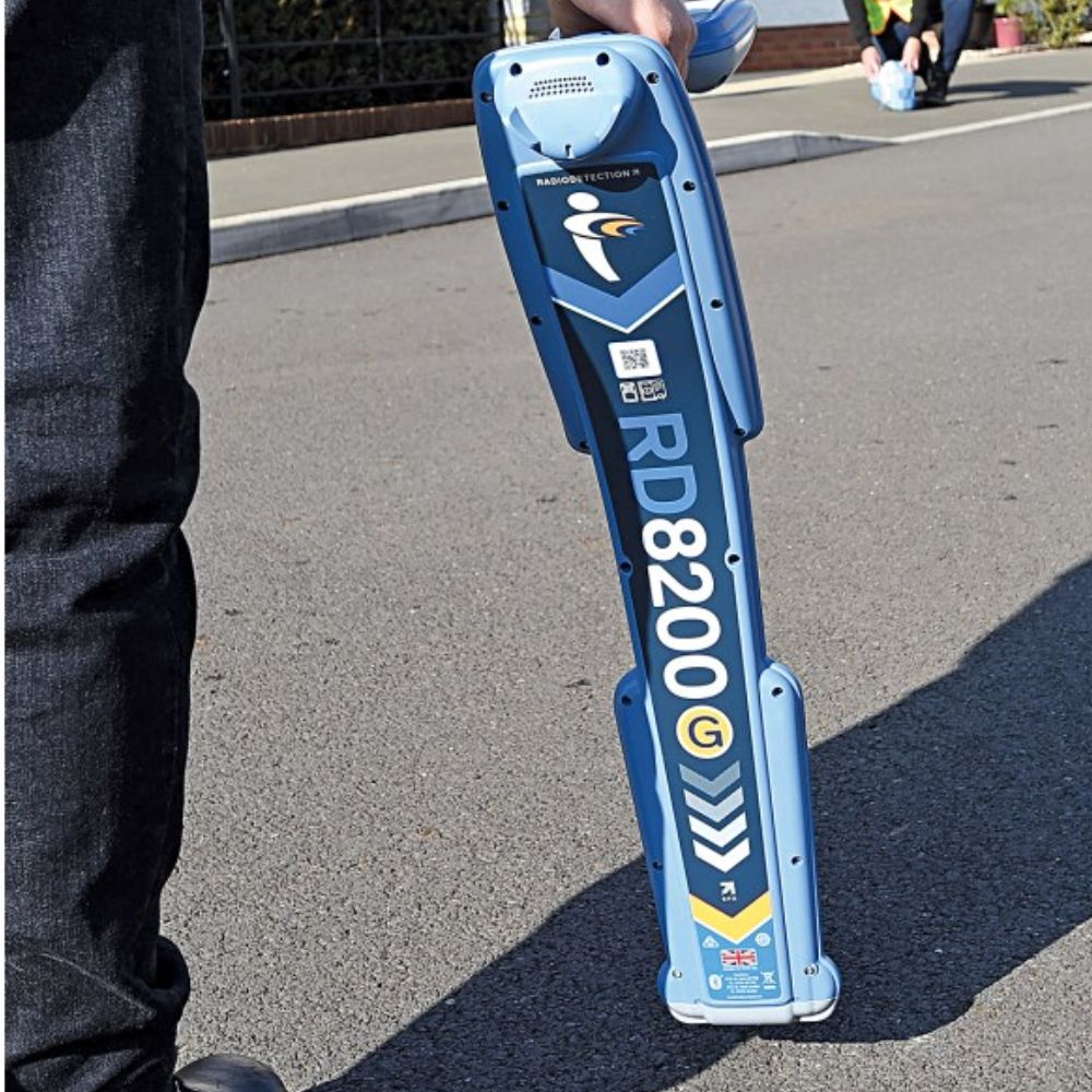 Localizador de Cabos e Tubulações Radiodetection RD8200